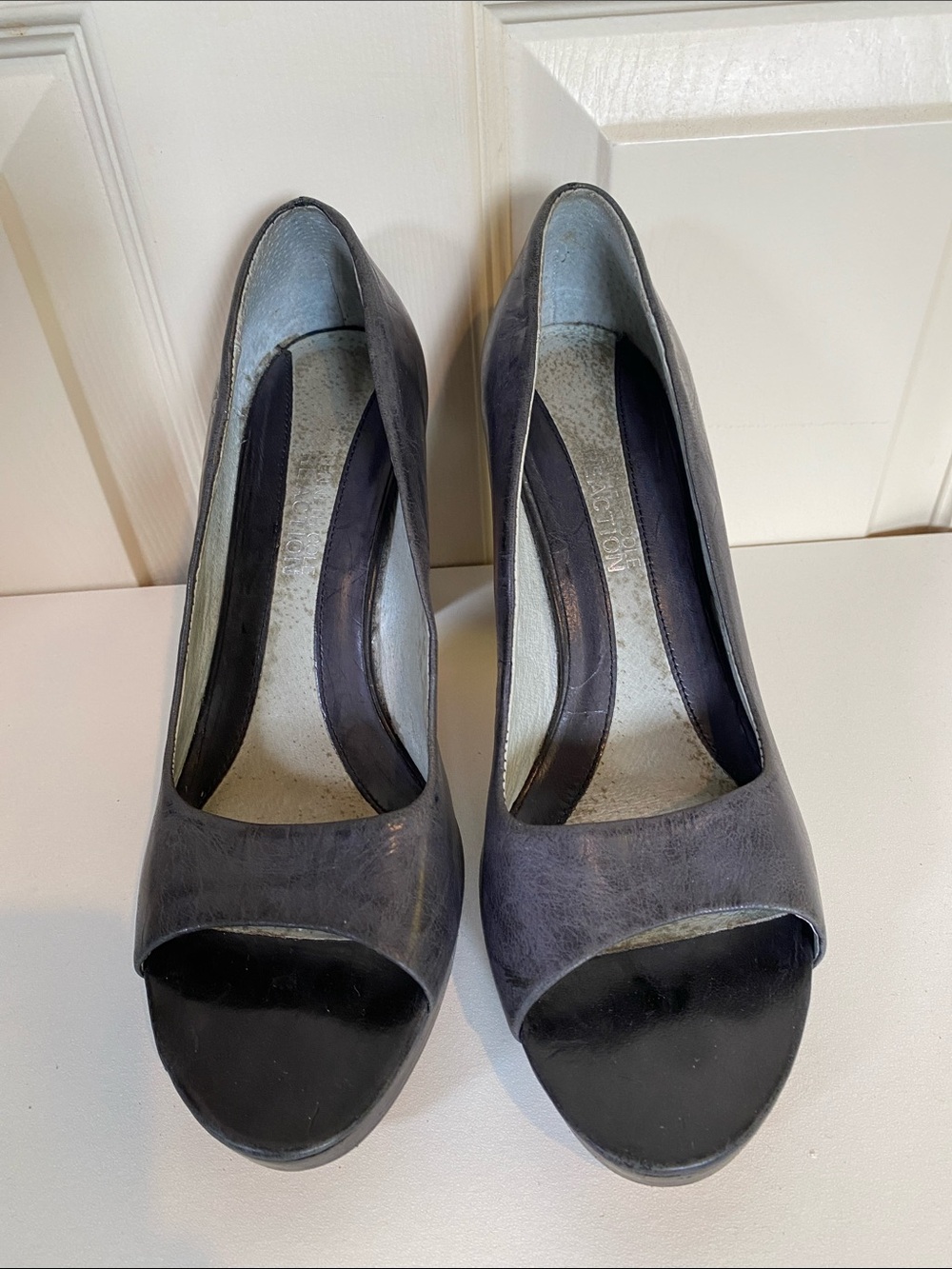 Kenneth Cole Reaction Slate Gray Open-Toe Platform Pumps
